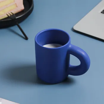 High-end Europene Ceramice de Grăsime se Ocupe de Cana de Cafea în Mână Nouă-geamuri Colorate Murdare Cupa Mână Prindeți Klein Albastru Marca de Lapte Drinkware Cadou